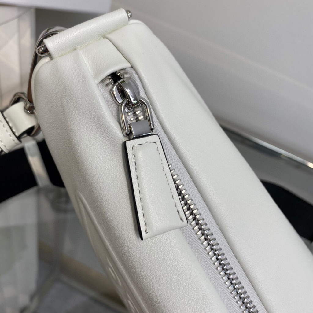 Prada Leather Prada Triangle shoulder bag 1BH190 White