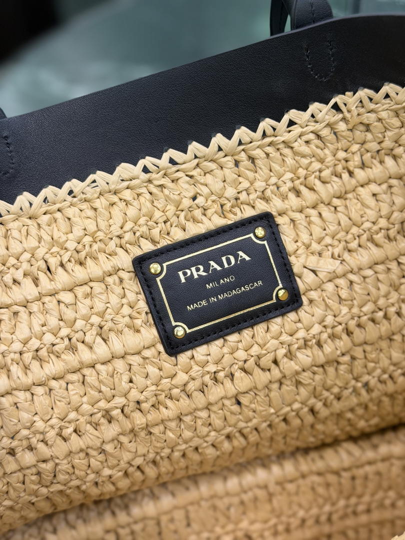 Prada Medium crochet and leather tote bag 1BG499 Black