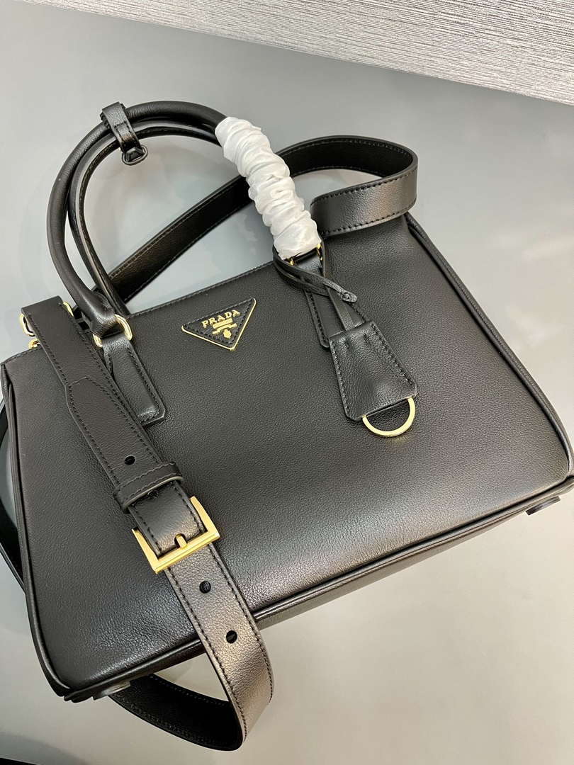 Prada Medium Prada Galleria Saffiano leather bag 1BA863 Black