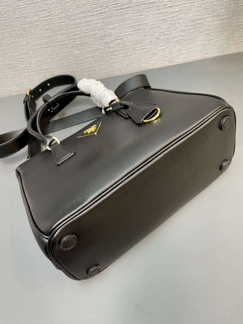 Prada Medium Prada Galleria Saffiano leather bag 1BA863 Black