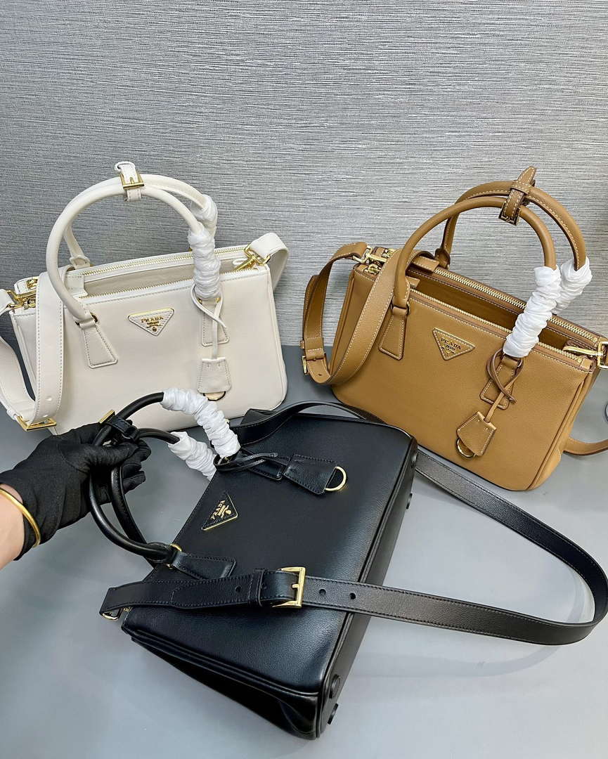 Prada Medium Prada Galleria Saffiano leather bag 1BA863 Natural