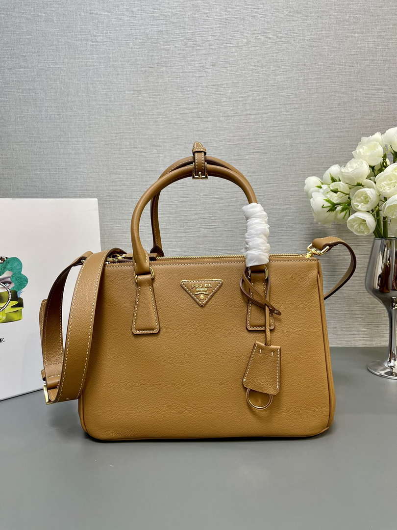 Prada Medium Prada Galleria Saffiano leather bag 1BA863 Natural