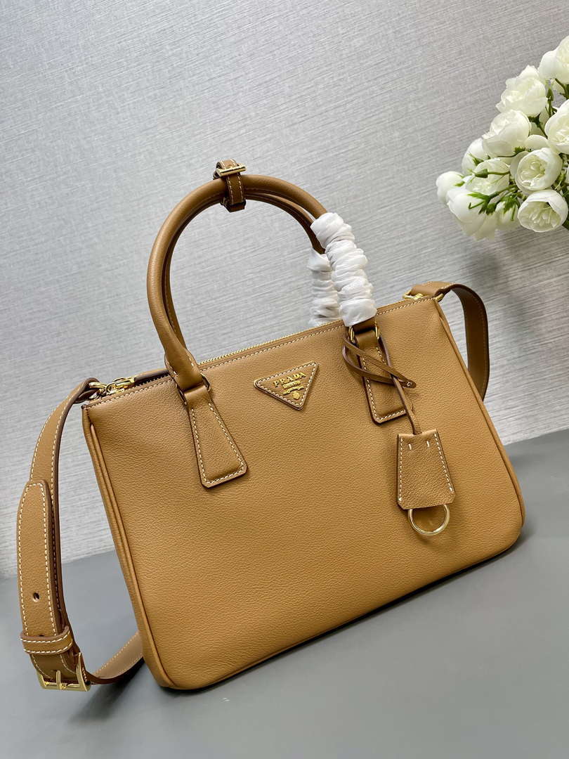 Prada Medium Prada Galleria Saffiano leather bag 1BA863 Natural