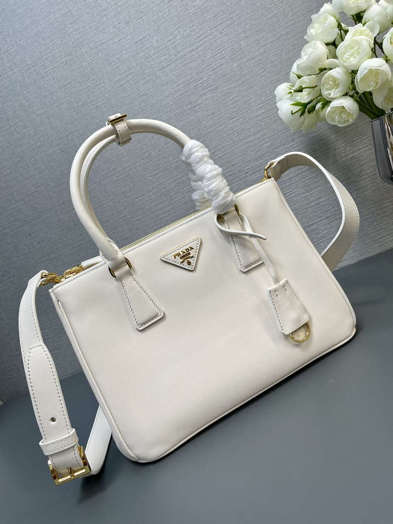 Prada Medium Prada Galleria Saffiano leather bag 1BA863 White
