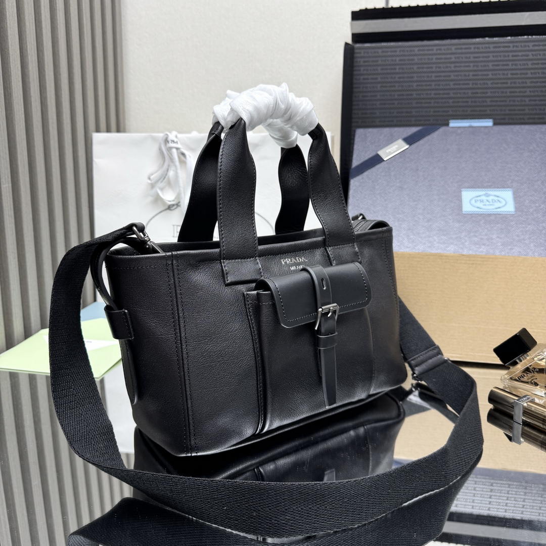Prada Route medium leather tote bag 1BG660 Black