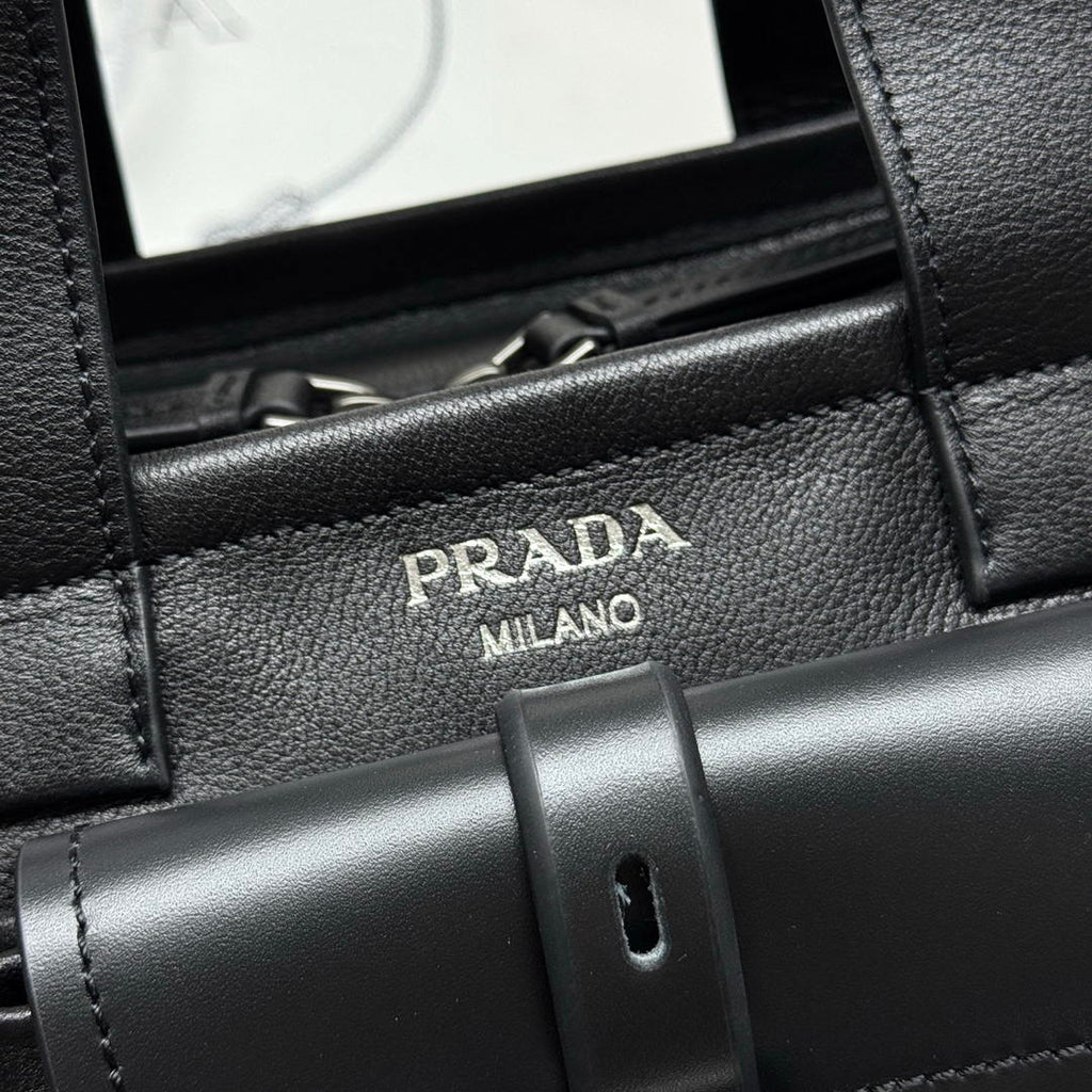 Prada Route medium leather tote bag 1BG660 Black
