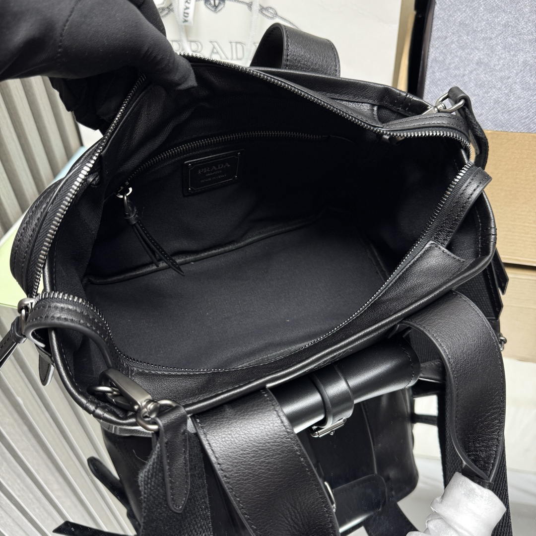 Prada Route medium leather tote bag 1BG660 Black