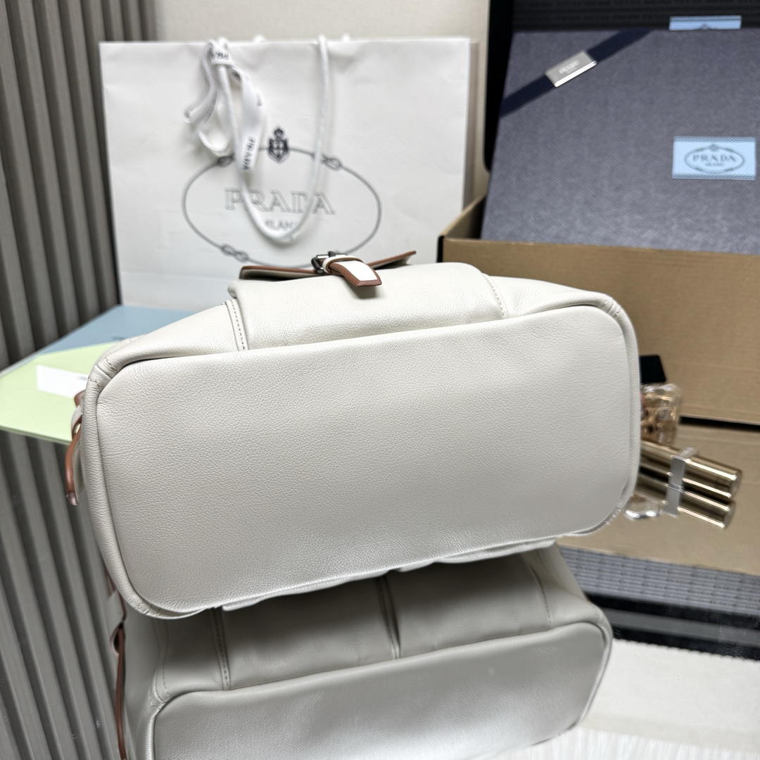 Prada Route medium leather tote bag 1BG660 White