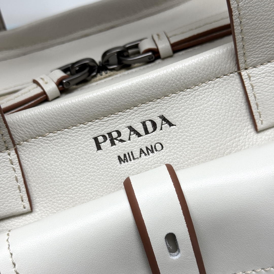 Prada Route medium leather tote bag 1BG660 White
