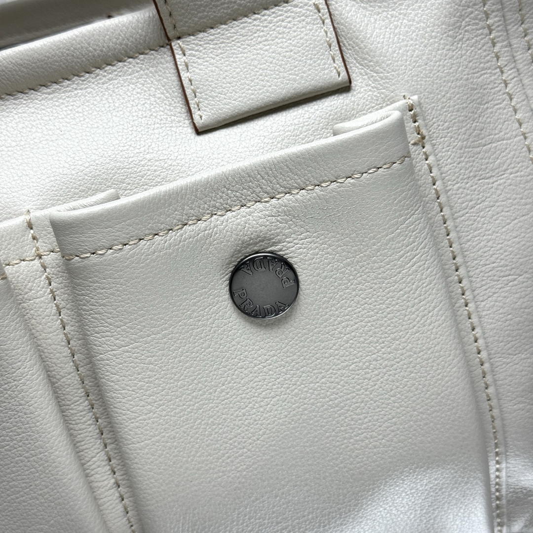 Prada Route medium leather tote bag 1BG660 White