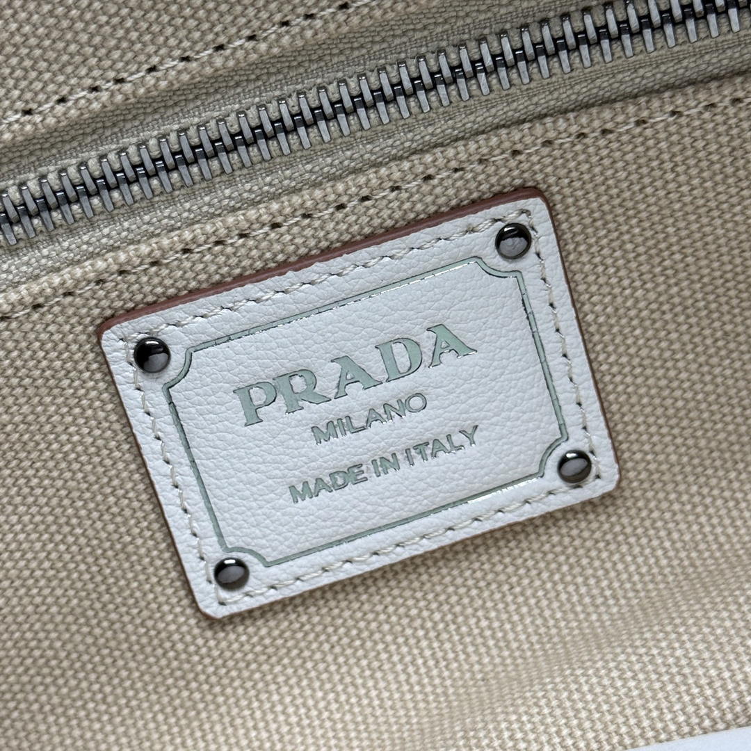 Prada Route medium leather tote bag 1BG660 White