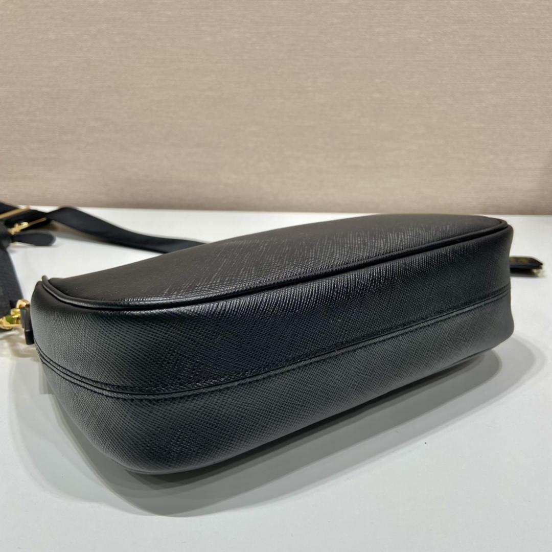 Prada Re-Edition 2005 Saffiano leather Bag 1BH204 in Black