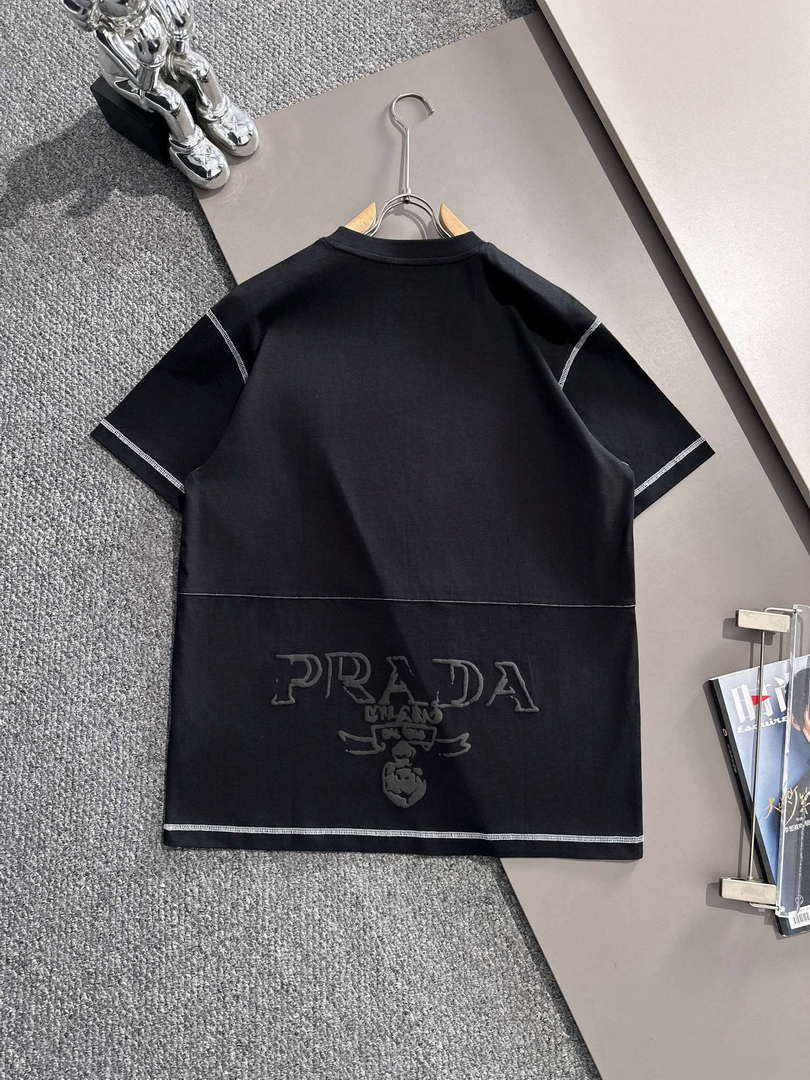 Prada Short-sleeved T-shirt for Men and Women P55390