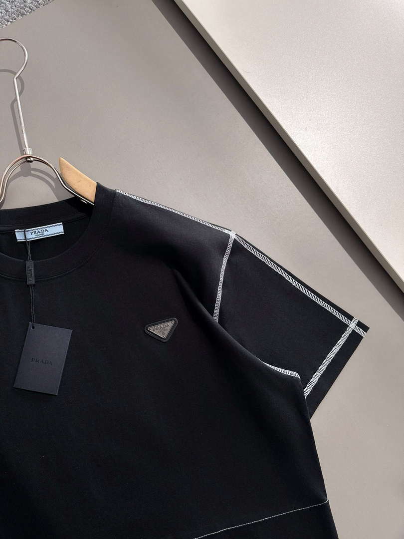 Prada Short-sleeved T-shirt for Men and Women P55390