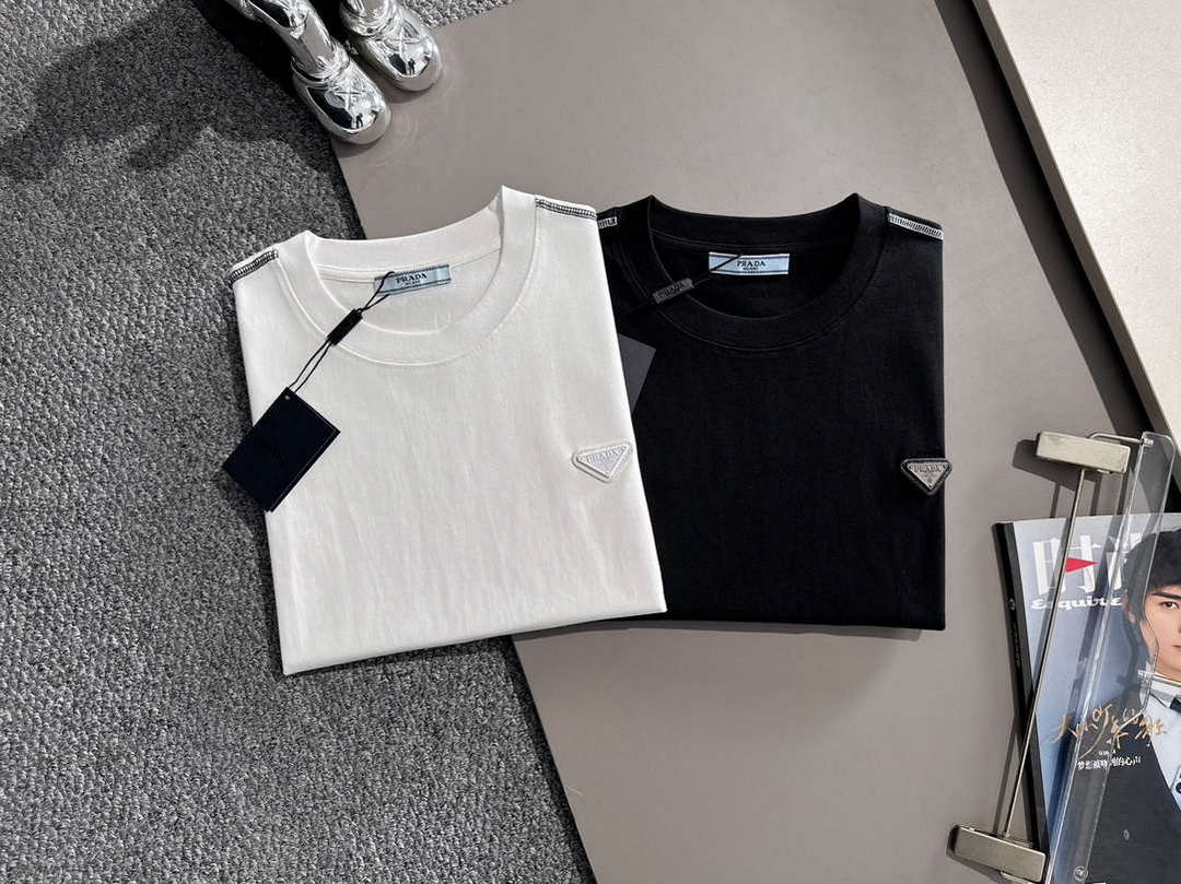Prada Short-sleeved T-shirt for Men and Women P55390