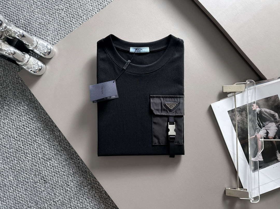 Prada Short-sleeved T-shirt for Men and Women P55392