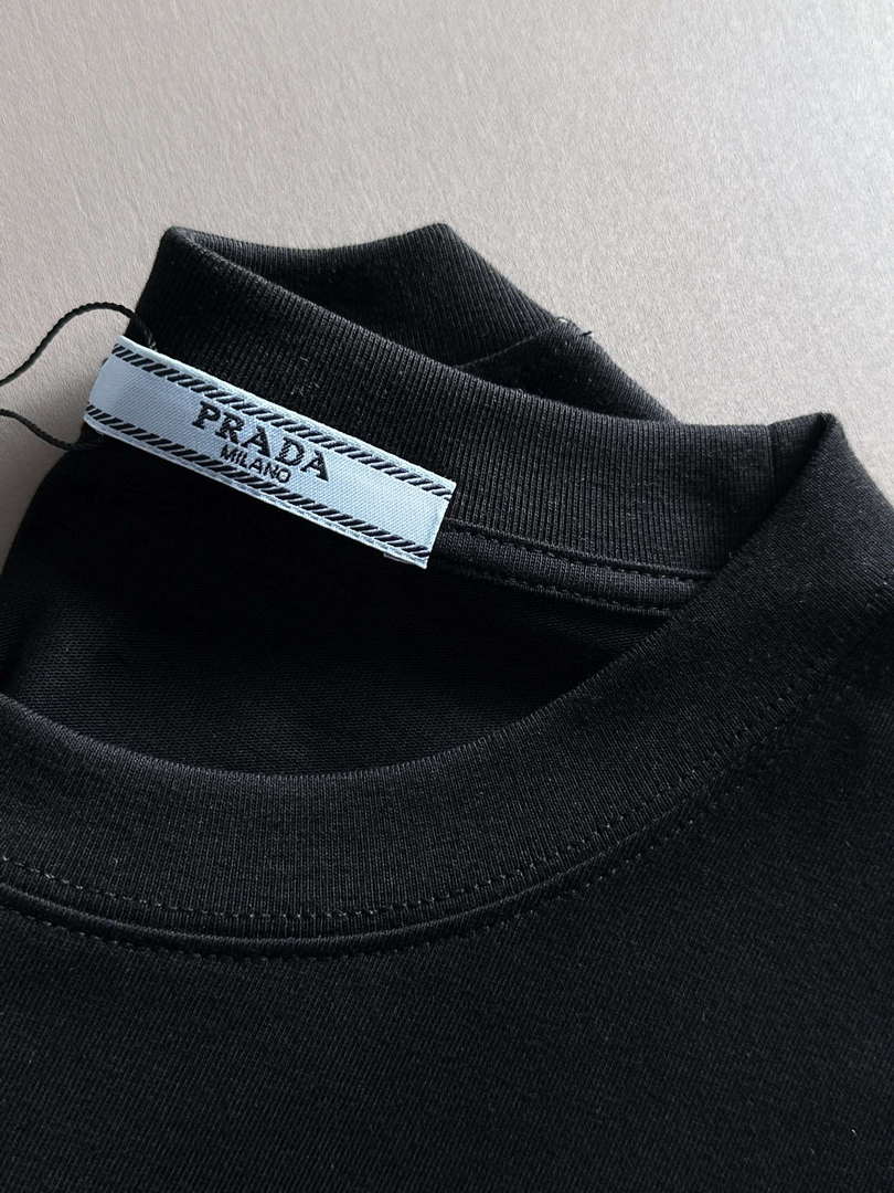 Prada Short-sleeved T-shirt for Men and Women P55392