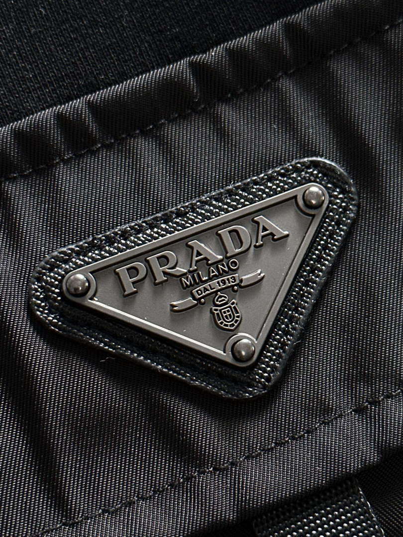Prada Short-sleeved T-shirt for Men and Women P55392