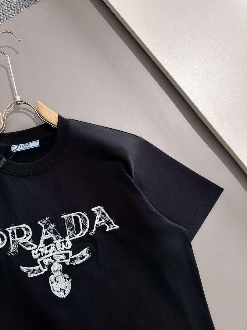Prada Short-sleeved T-shirt for Men and Women P55393