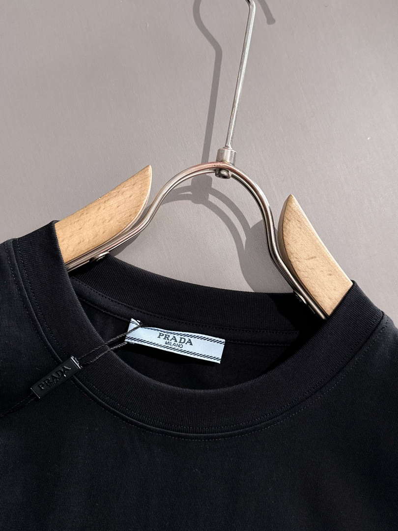 Prada Short-sleeved T-shirt for Men and Women P55393