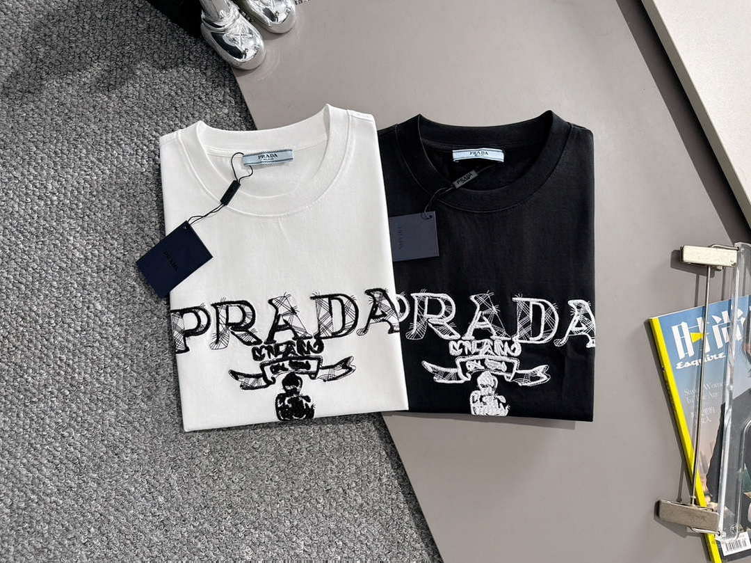 Prada Short-sleeved T-shirt for Men and Women P55393