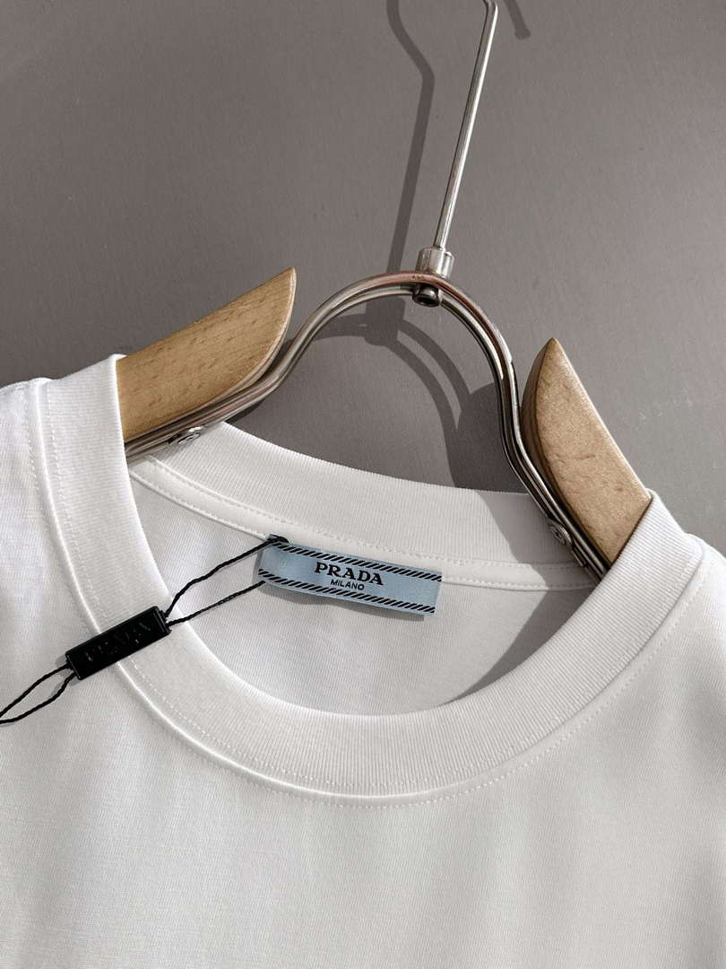 Prada Short-sleeved T-shirt for Men and Women P55394