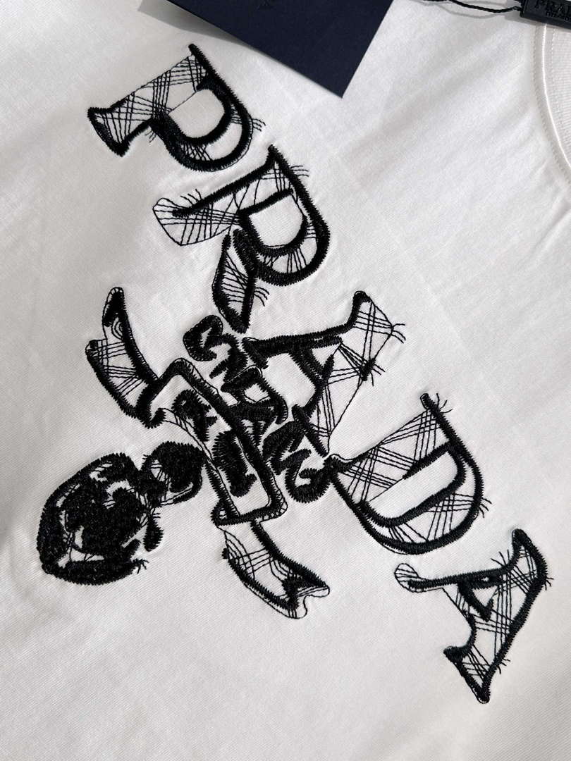 Prada Short-sleeved T-shirt for Men and Women P55394