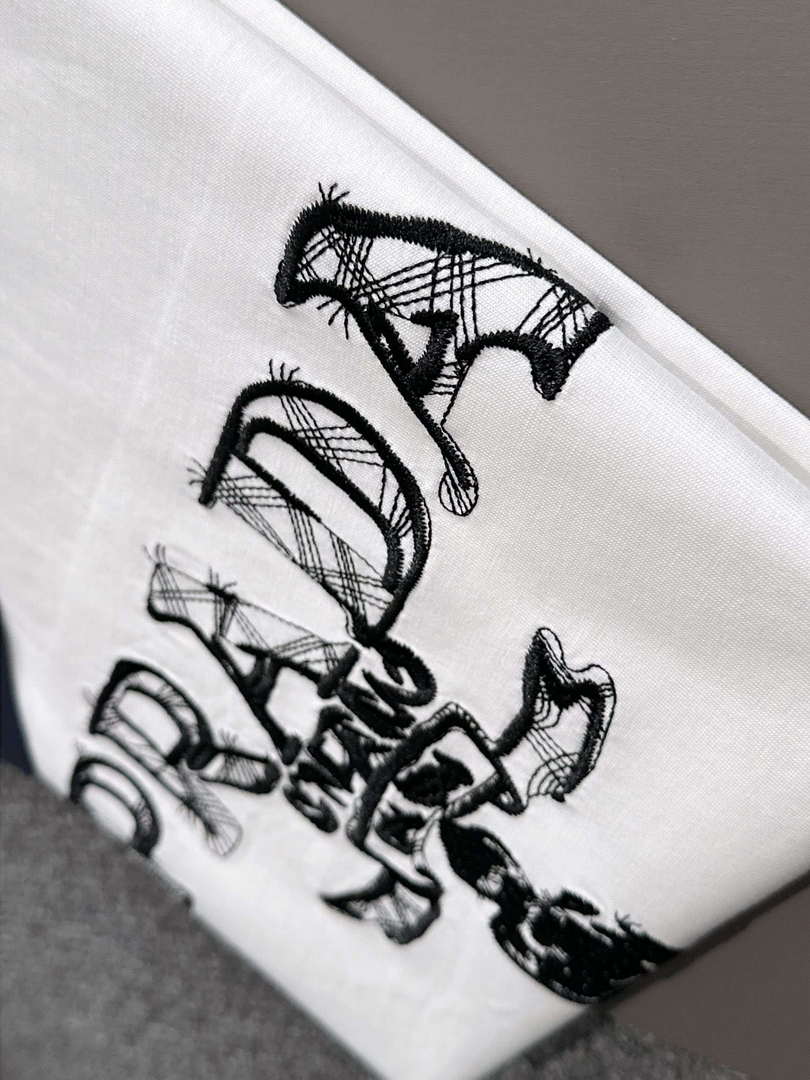 Prada Short-sleeved T-shirt for Men and Women P55394