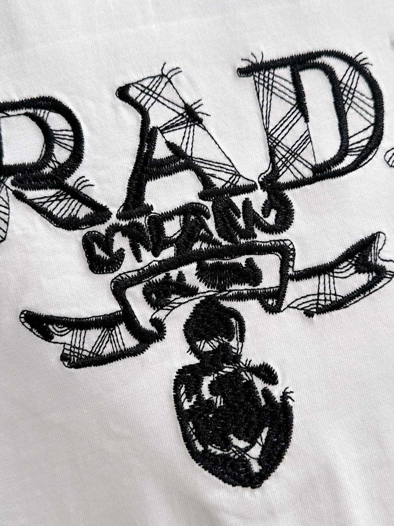 Prada Short-sleeved T-shirt for Men and Women P55394