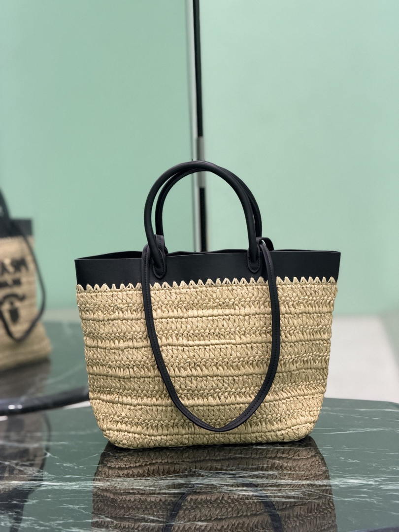 Prada Small crochet and leather tote bag 1BG500 Black