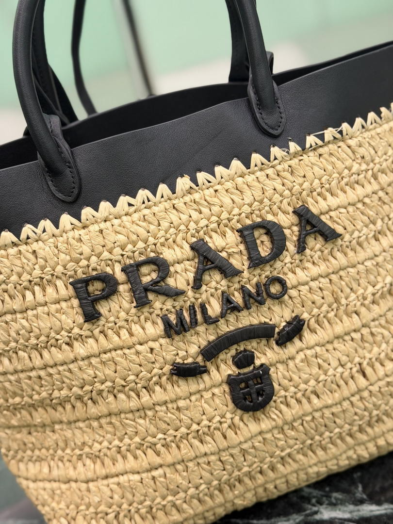 Prada Small crochet and leather tote bag 1BG500 Black