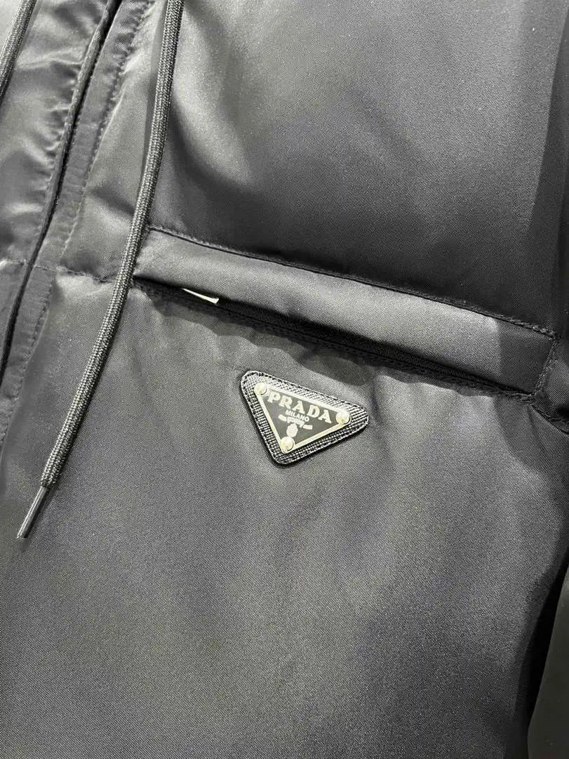 Prada Women Nylon down Jacket P99481