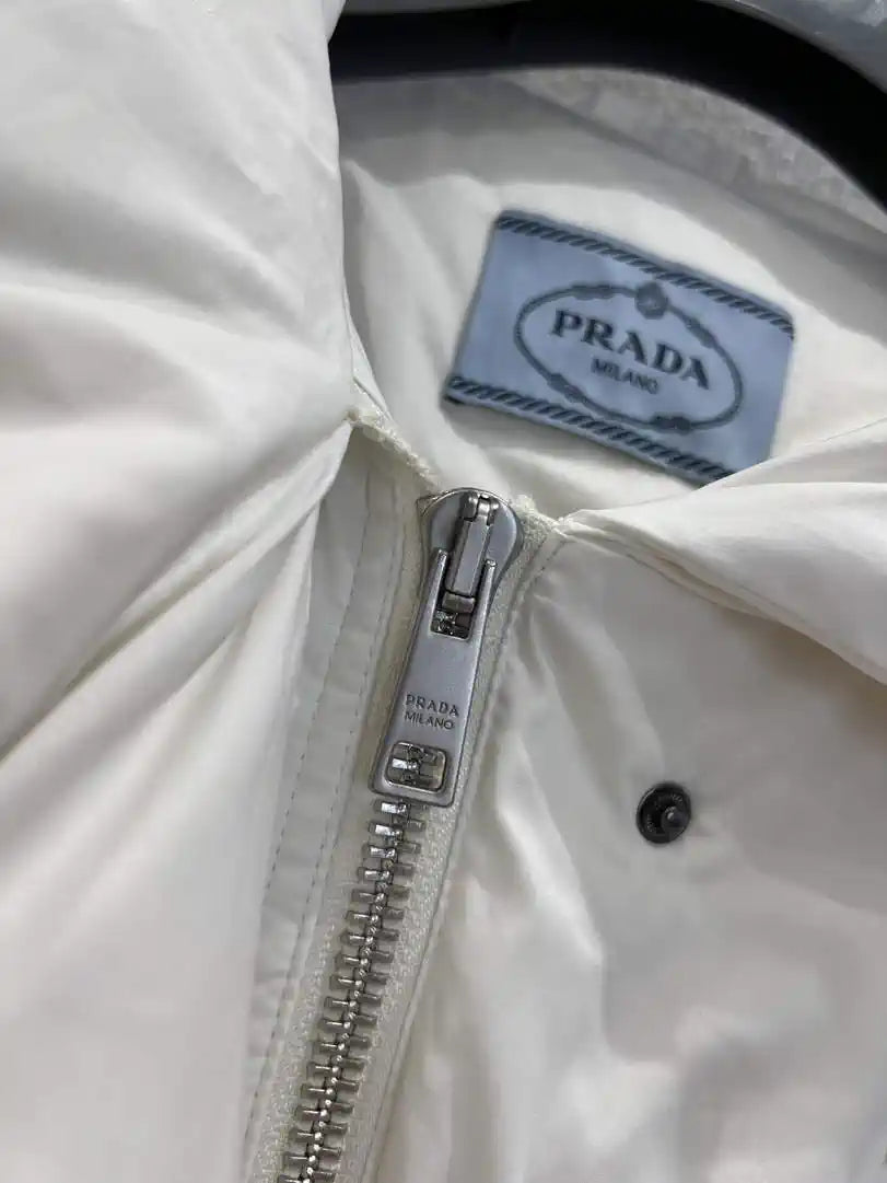 Prada Women White hooded down Jacket P99482