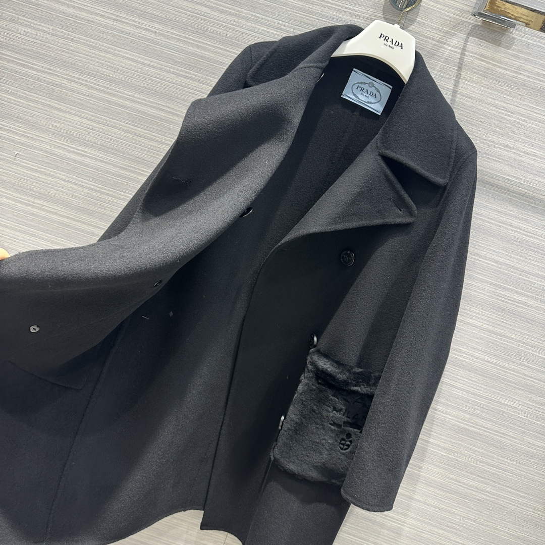 Prada Women's Fashion Clothing Cashmere Coat P99466