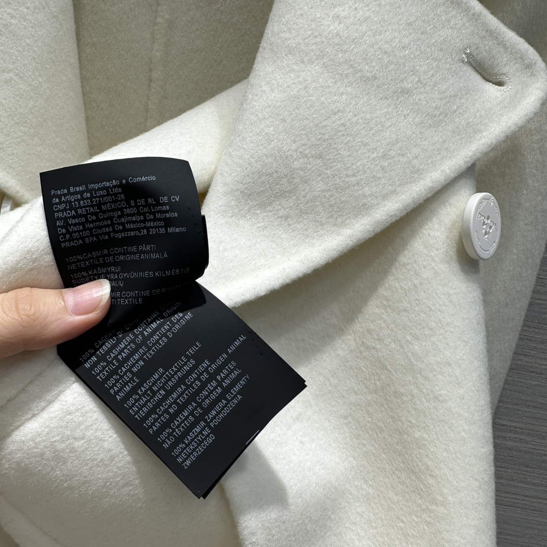 Prada Women's Fashion Clothing Cashmere Short Coat P99463