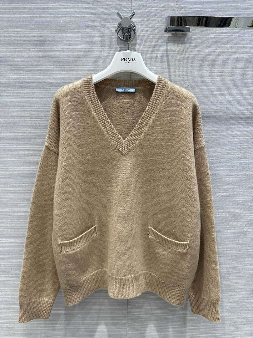Prada Women's Fashion Clothing Cashmere Sweater P99469