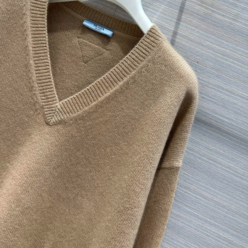Prada Women's Fashion Clothing Cashmere Sweater P99469