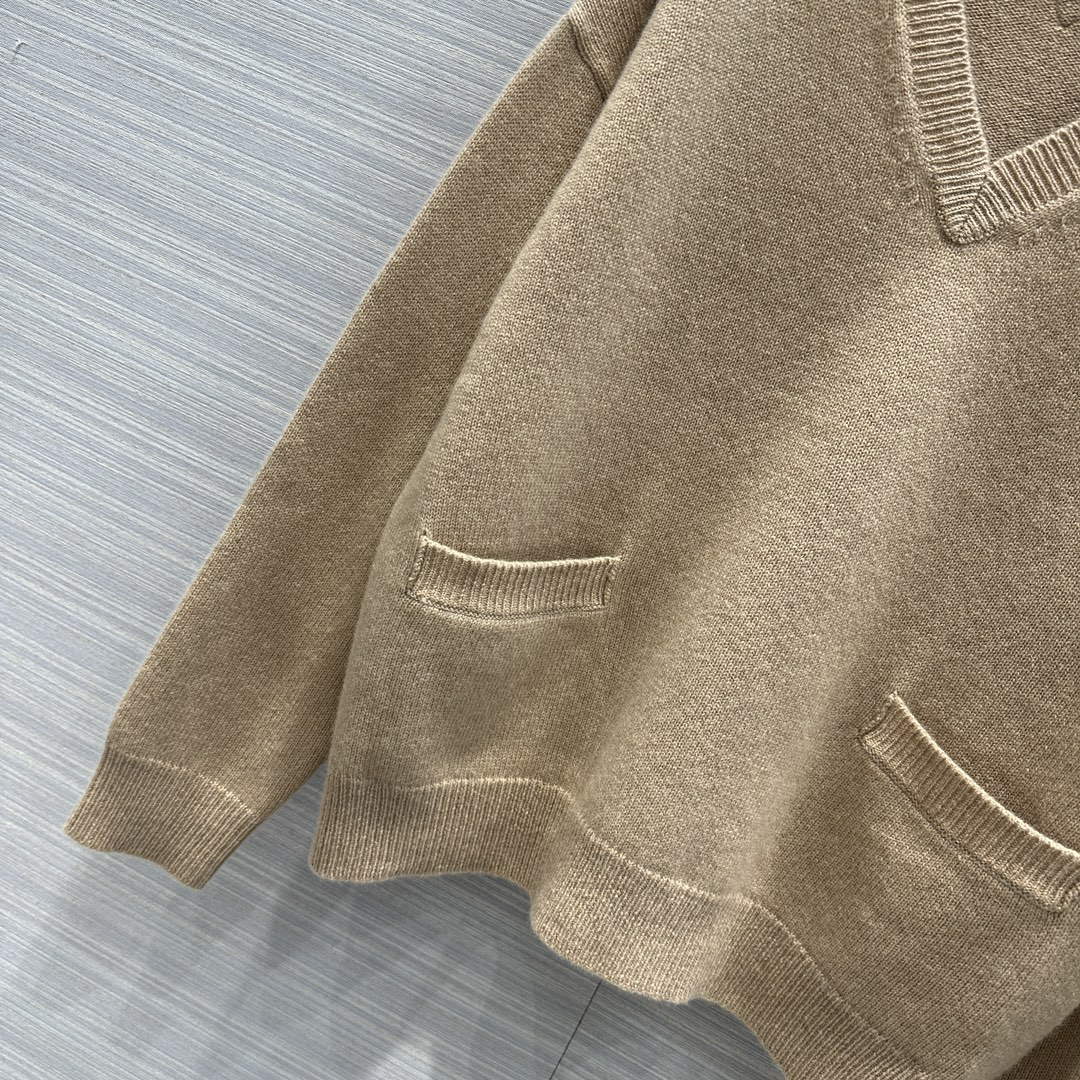 Prada Women's Fashion Clothing Cashmere Sweater P99469