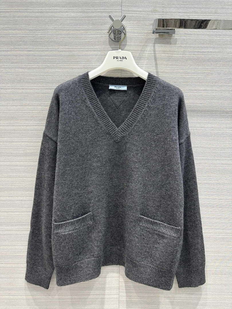 Prada Women's Fashion Clothing Cashmere Sweater P99470