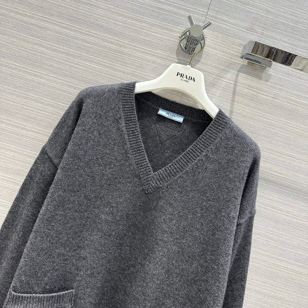 Prada Women's Fashion Clothing Cashmere Sweater P99470