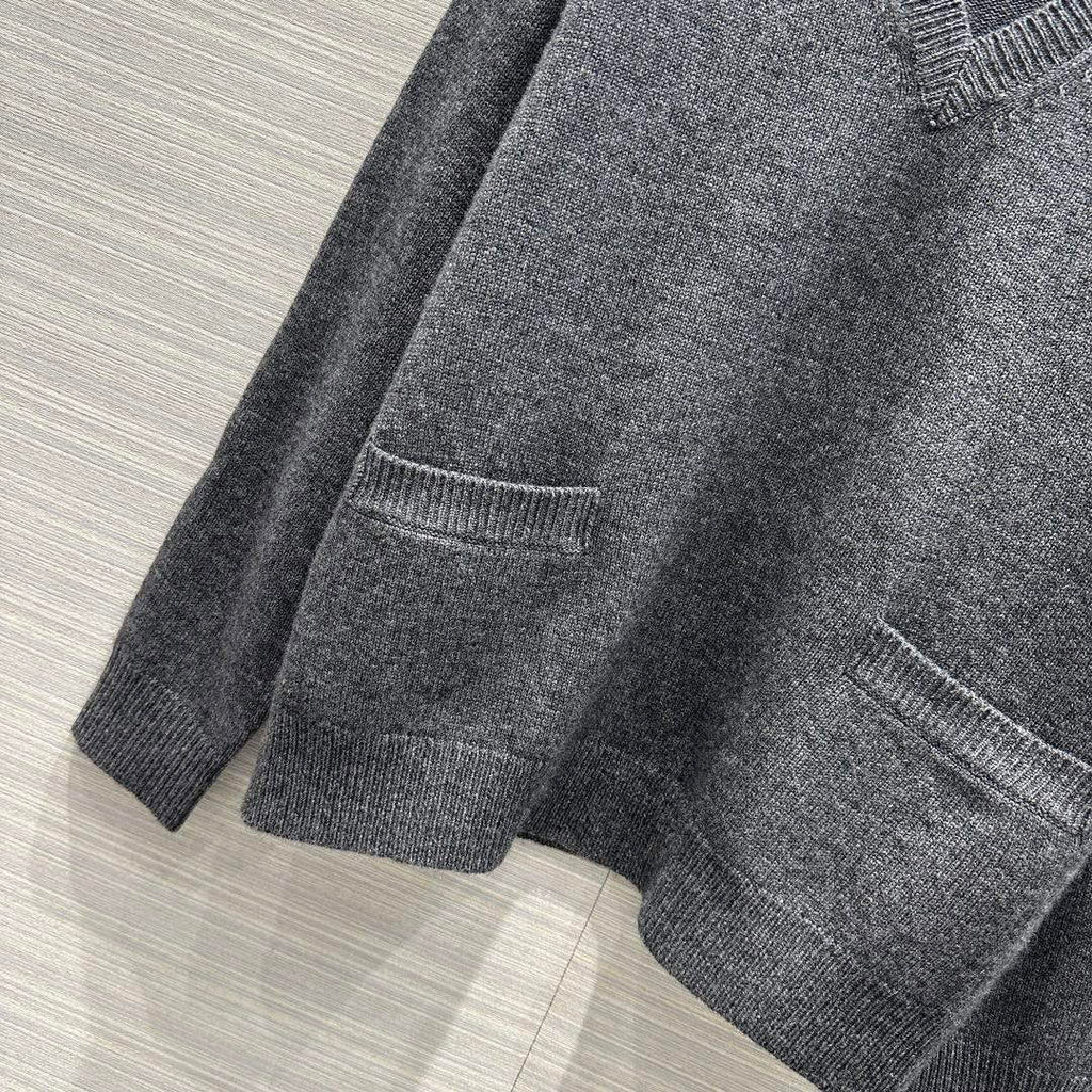 Prada Women's Fashion Clothing Cashmere Sweater P99470