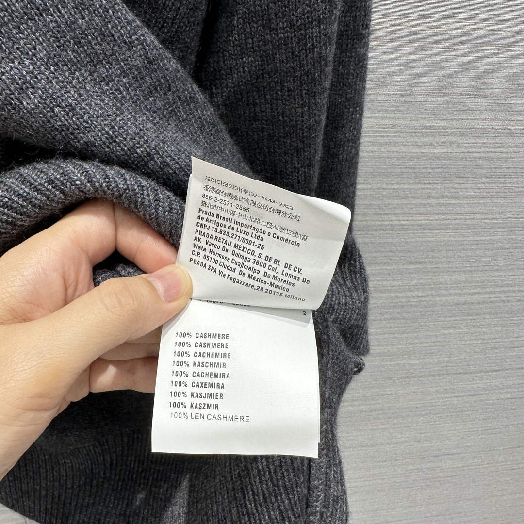 Prada Women's Fashion Clothing Cashmere Sweater P99470