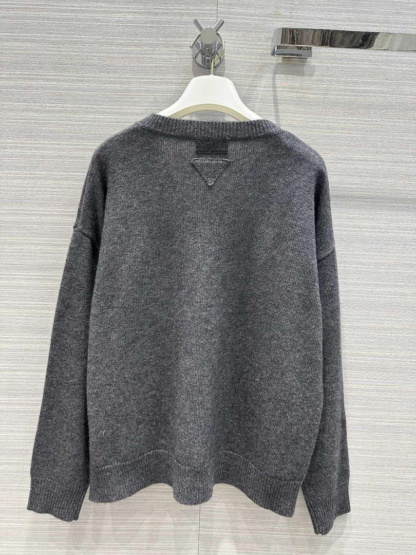 Prada Women's Fashion Clothing Cashmere Sweater P99470