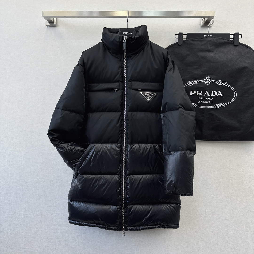 Prada Women's Men's Fashion Clothing Down Coat P74180