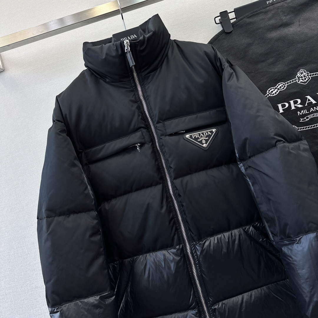 Prada Women's Men's Fashion Clothing Down Coat P74180