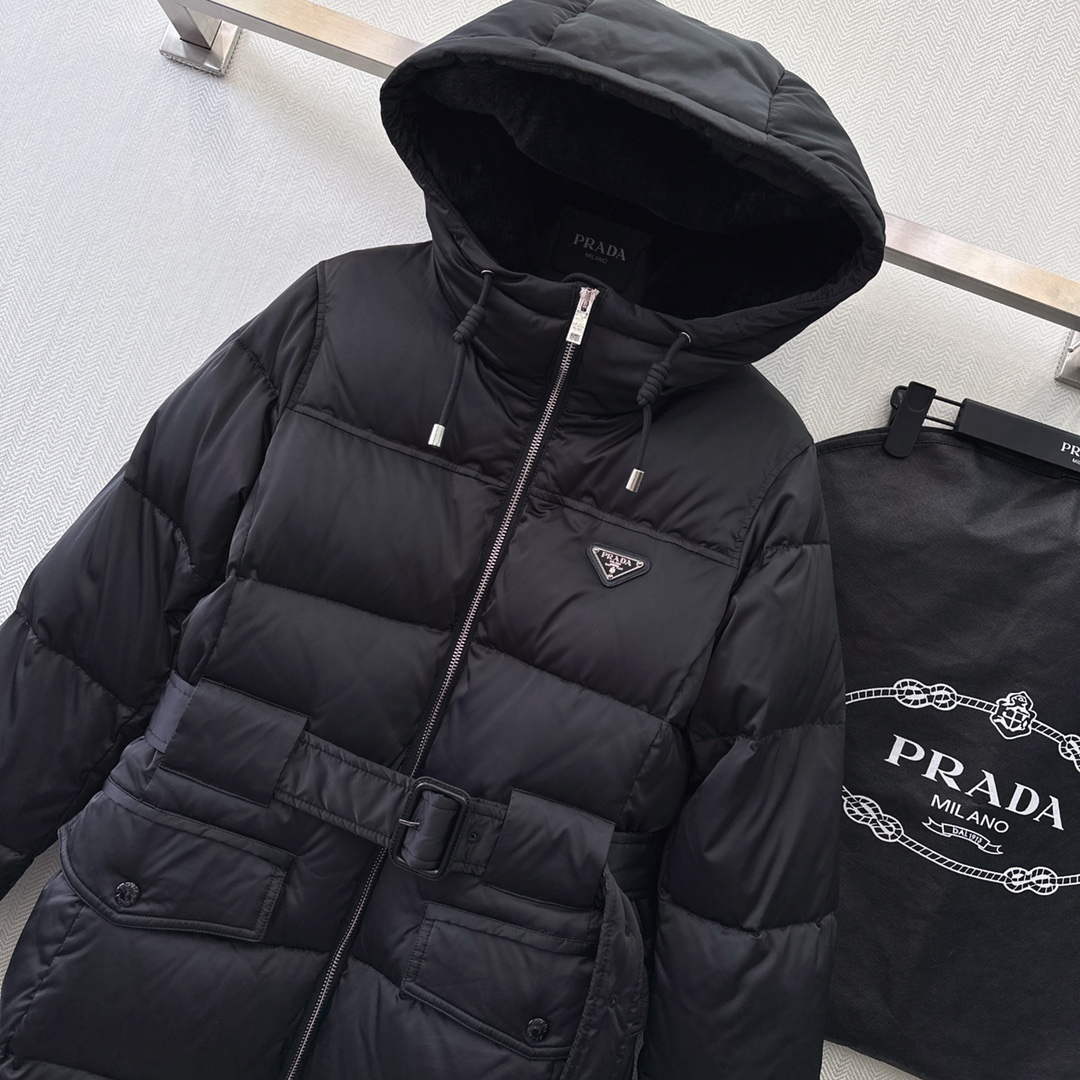 Prada Women's Fashion Clothing Down Coat P74181