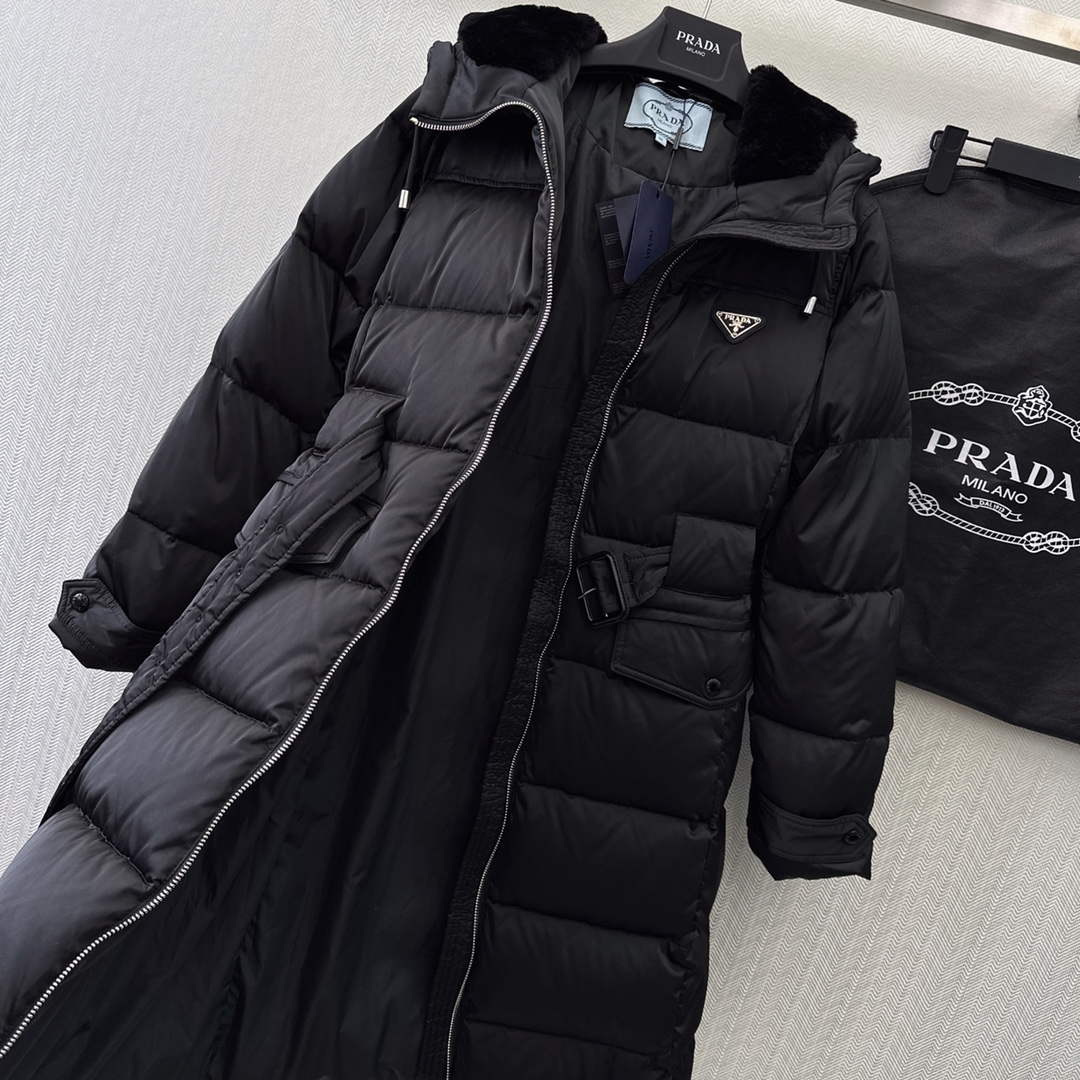 Prada Women's Fashion Clothing Down Coat P74181