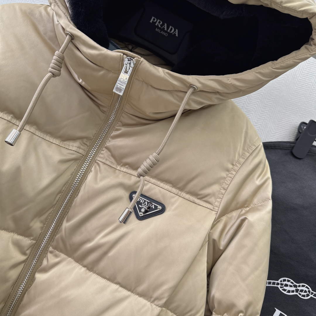Prada Women's Fashion Clothing Down Coat P74183