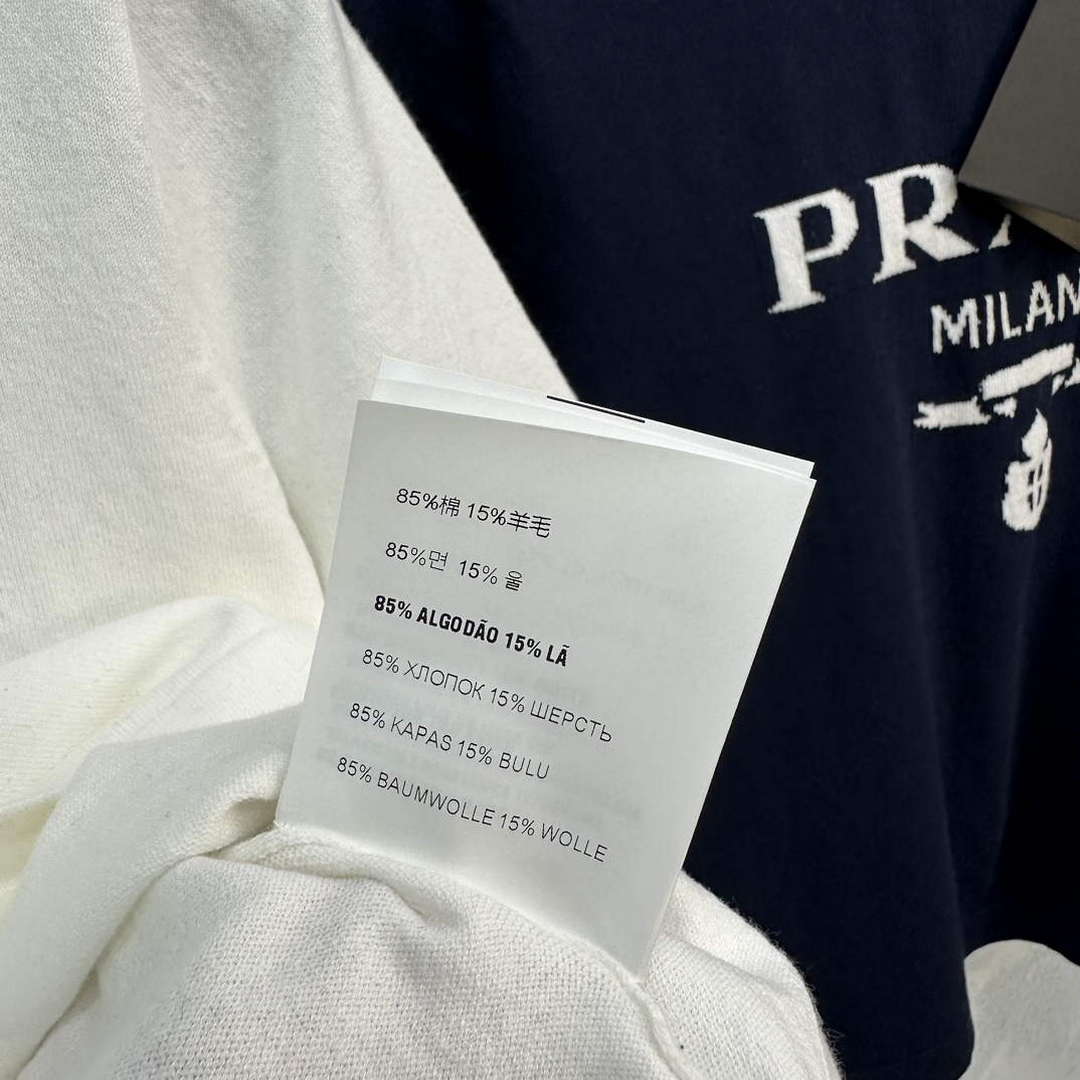 Prada Women's T-shirt Fashion Clothing P89210