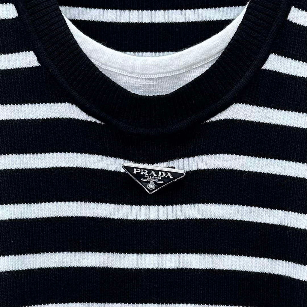 Prada Women's T-shirt Fashion Clothing P89212